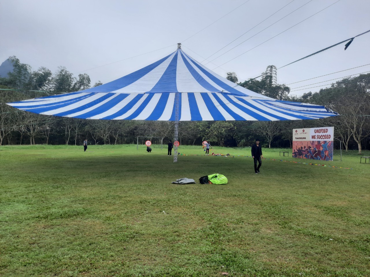 cho-thue-du-tron-gia-re